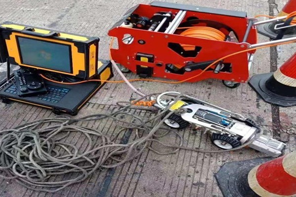 定日CCTV管道检测机器人